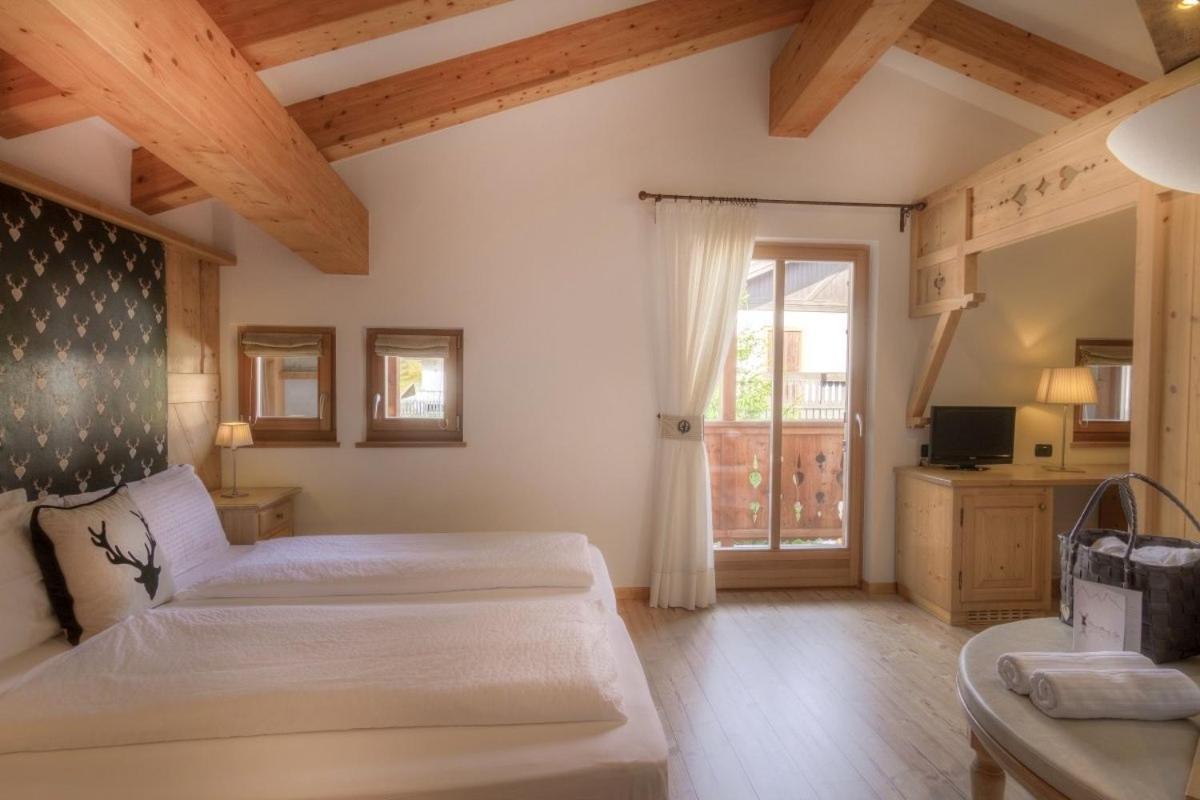 Hotel Madonnina Resort And Wellness Soraga di Fassa Exterior foto
