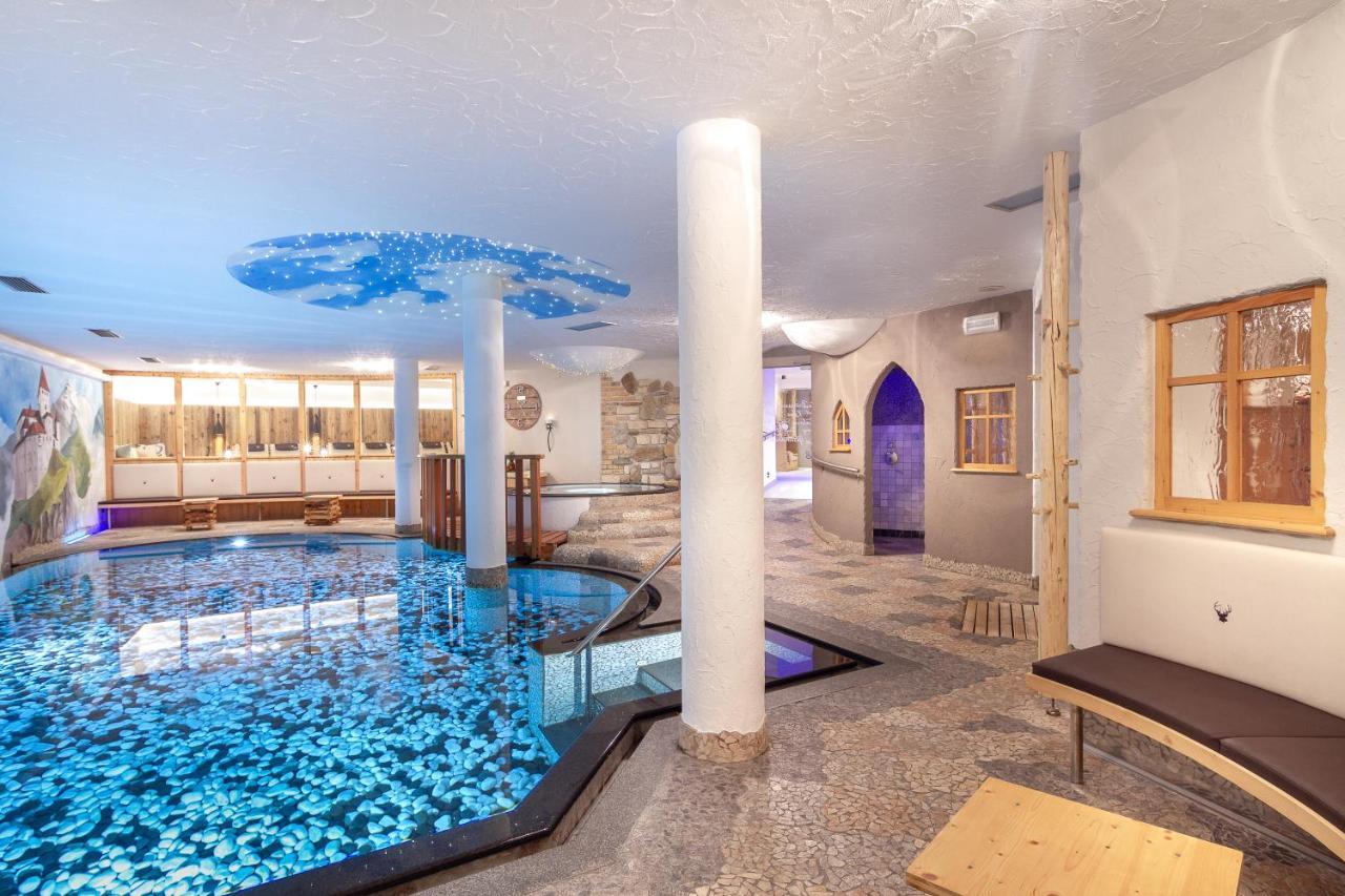 Hotel Madonnina Resort And Wellness Soraga di Fassa Exterior foto